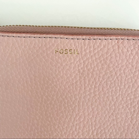 Fossil Leather Wallet Wristlet - Picture 4 of 5